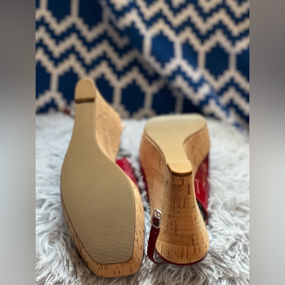 Red Marc Fisher wedge heel - Picture 4 of 4